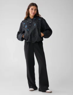 Flower Embellished Bomber Zwart