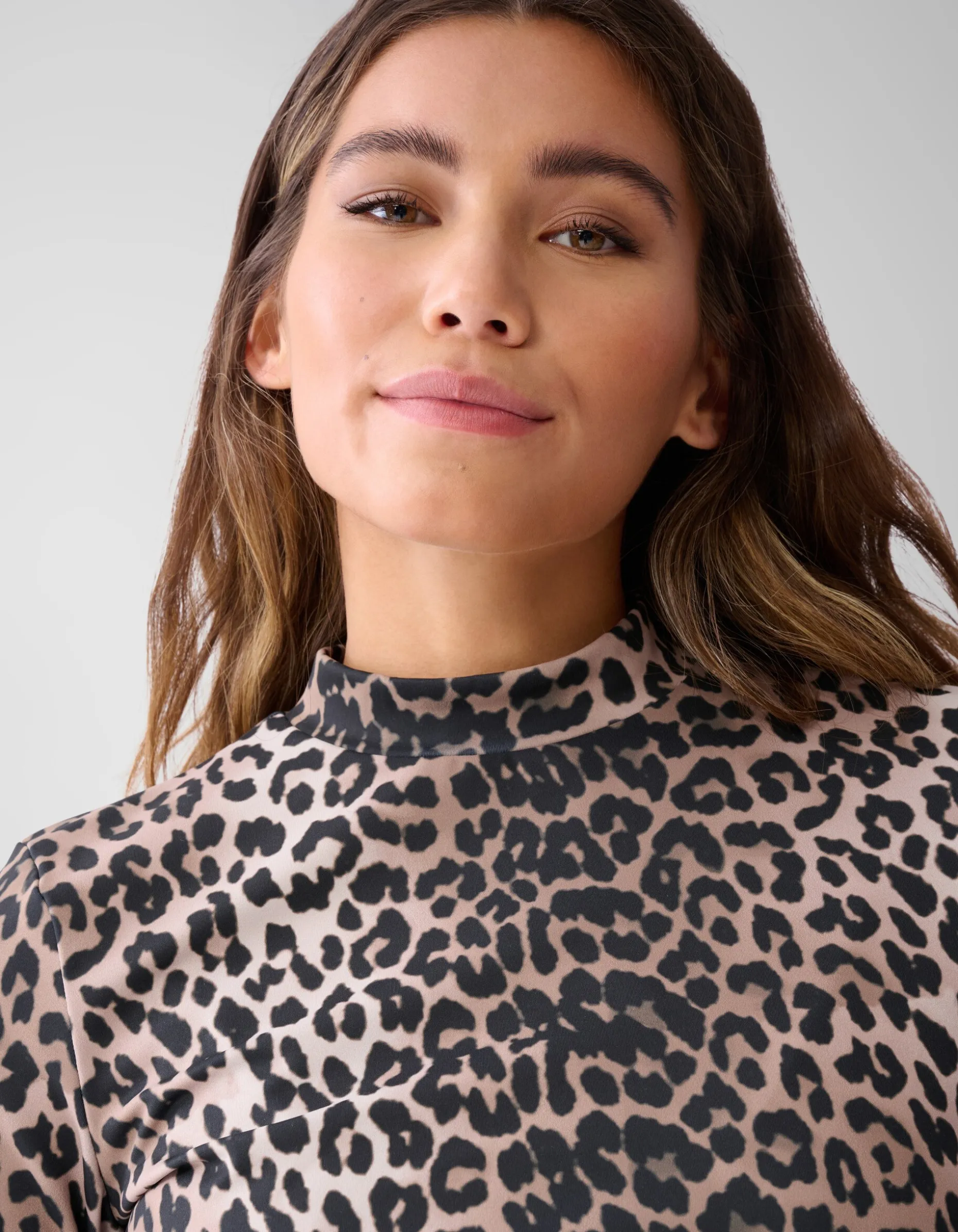 Leopard Travel Top Bruin