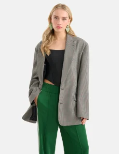 Oversized Ruiten Blazer By Monica