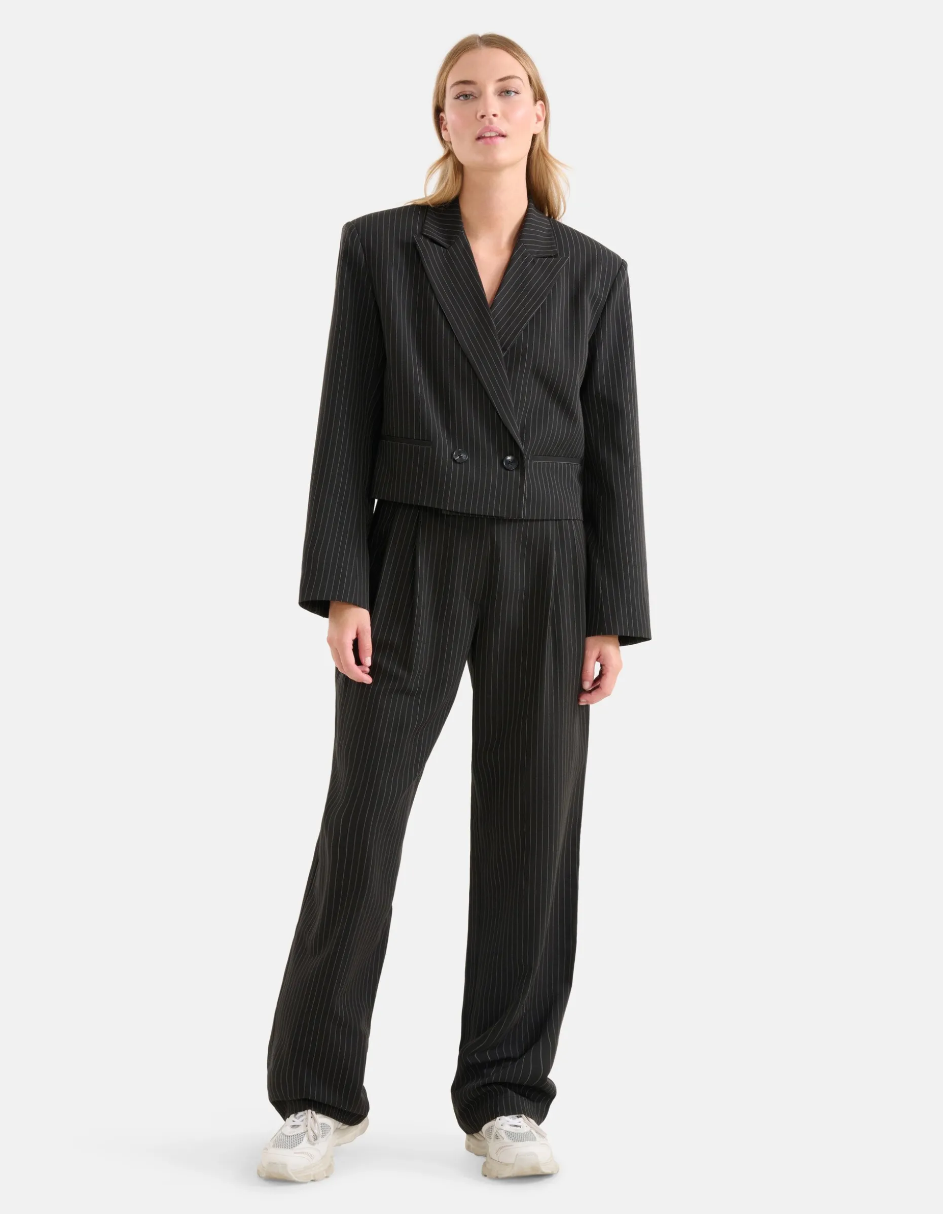 Pinstripe Cropped Blazer Zwart