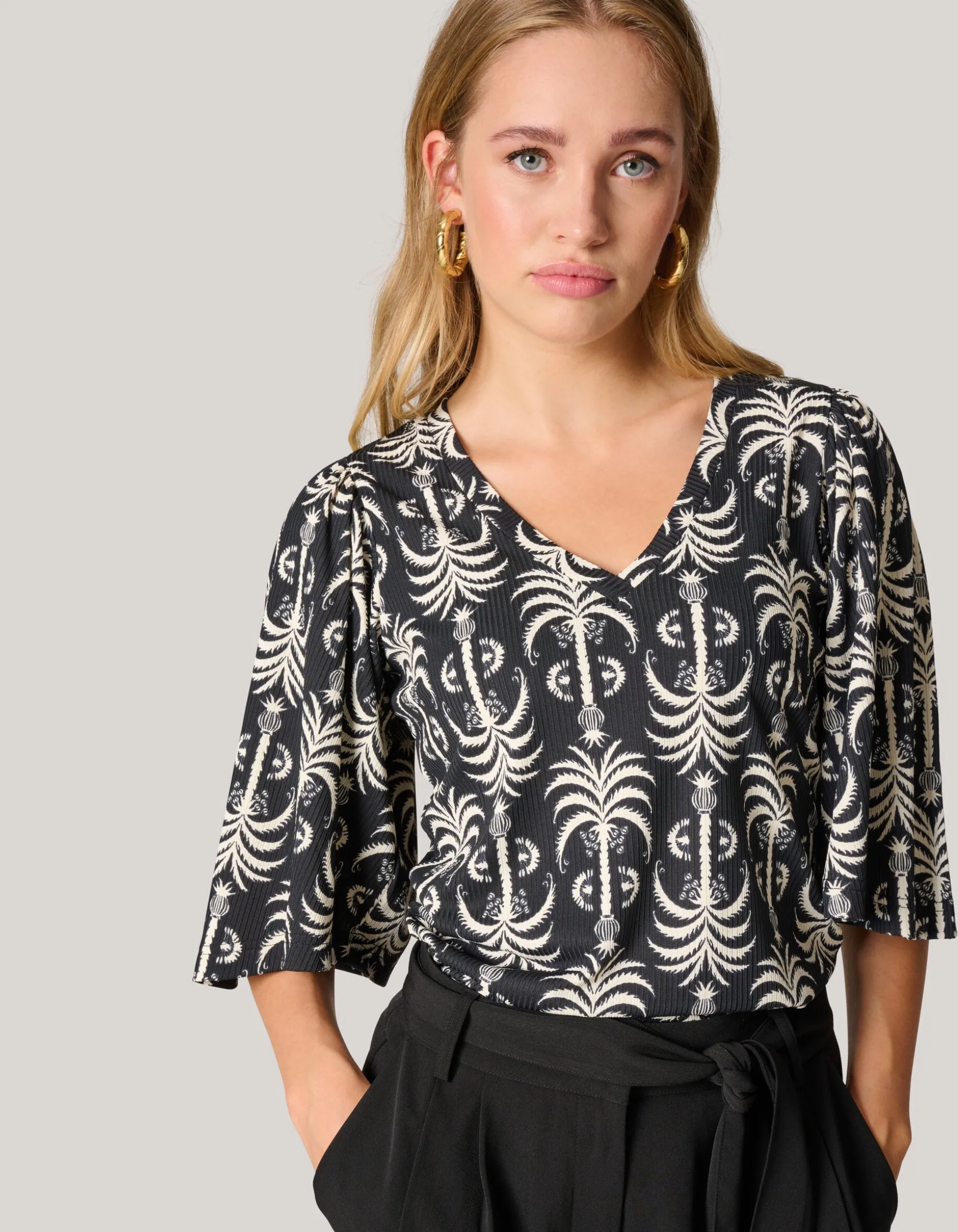 Printed Rib Jersey Ruffle Top Zwart