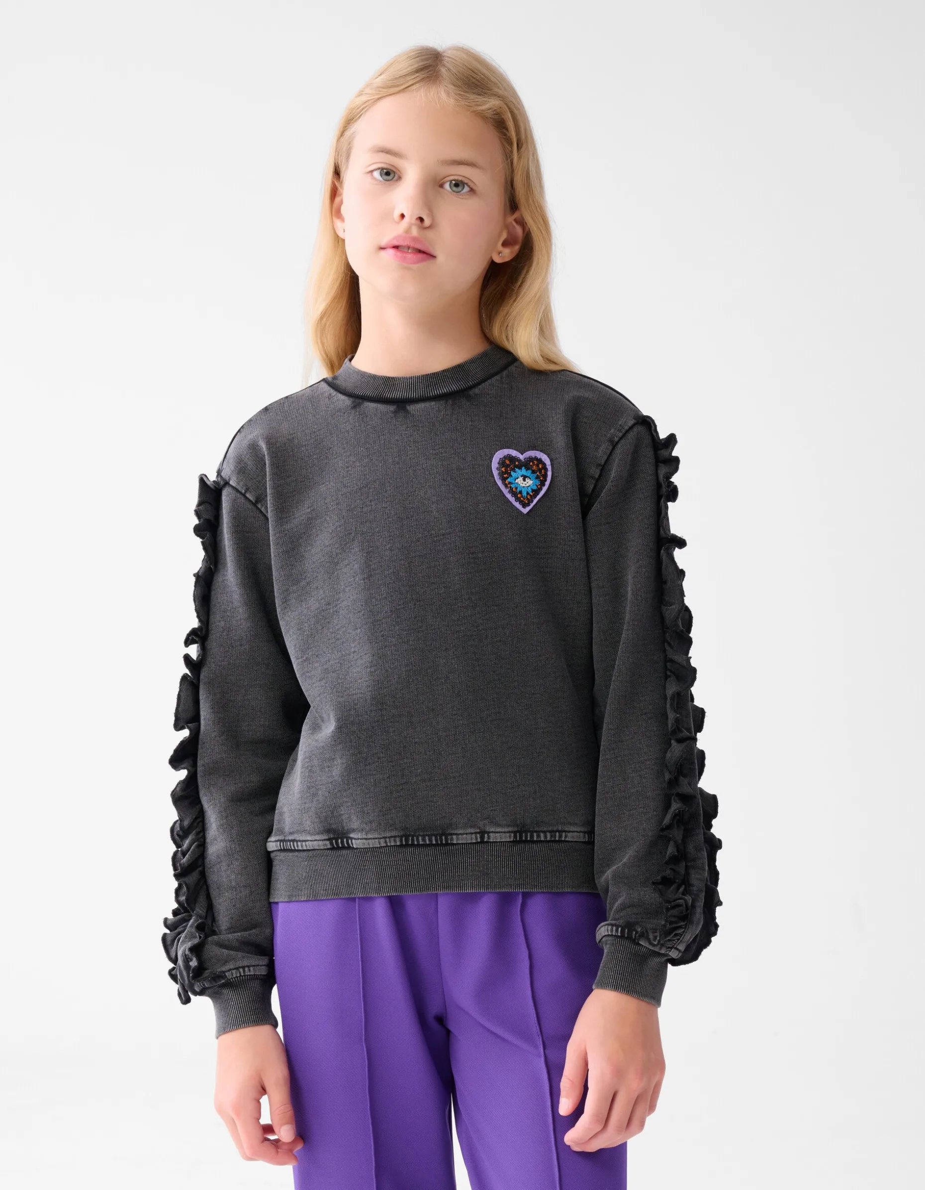 Ruffle Embroidery Sweater Donkergrijs