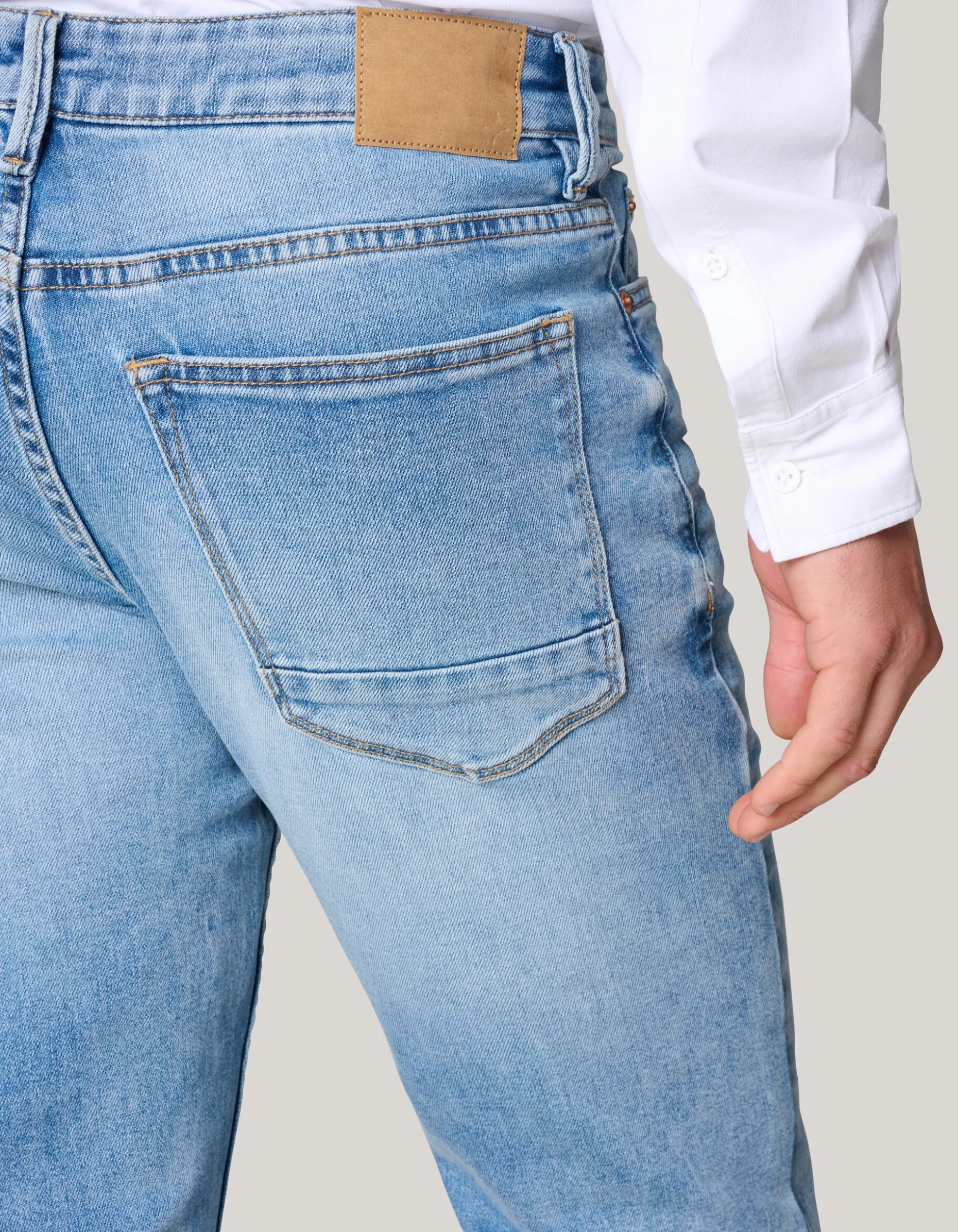 Straight Fit Light Jeans Bleached L32