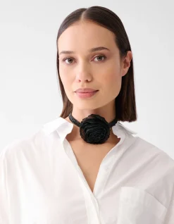Strass Bloem Choker Zwart