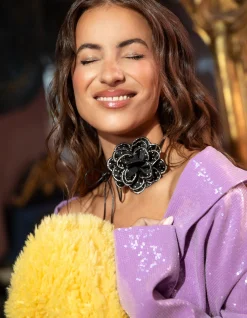 Strass Bloem Ketting Zwart By Lizzy