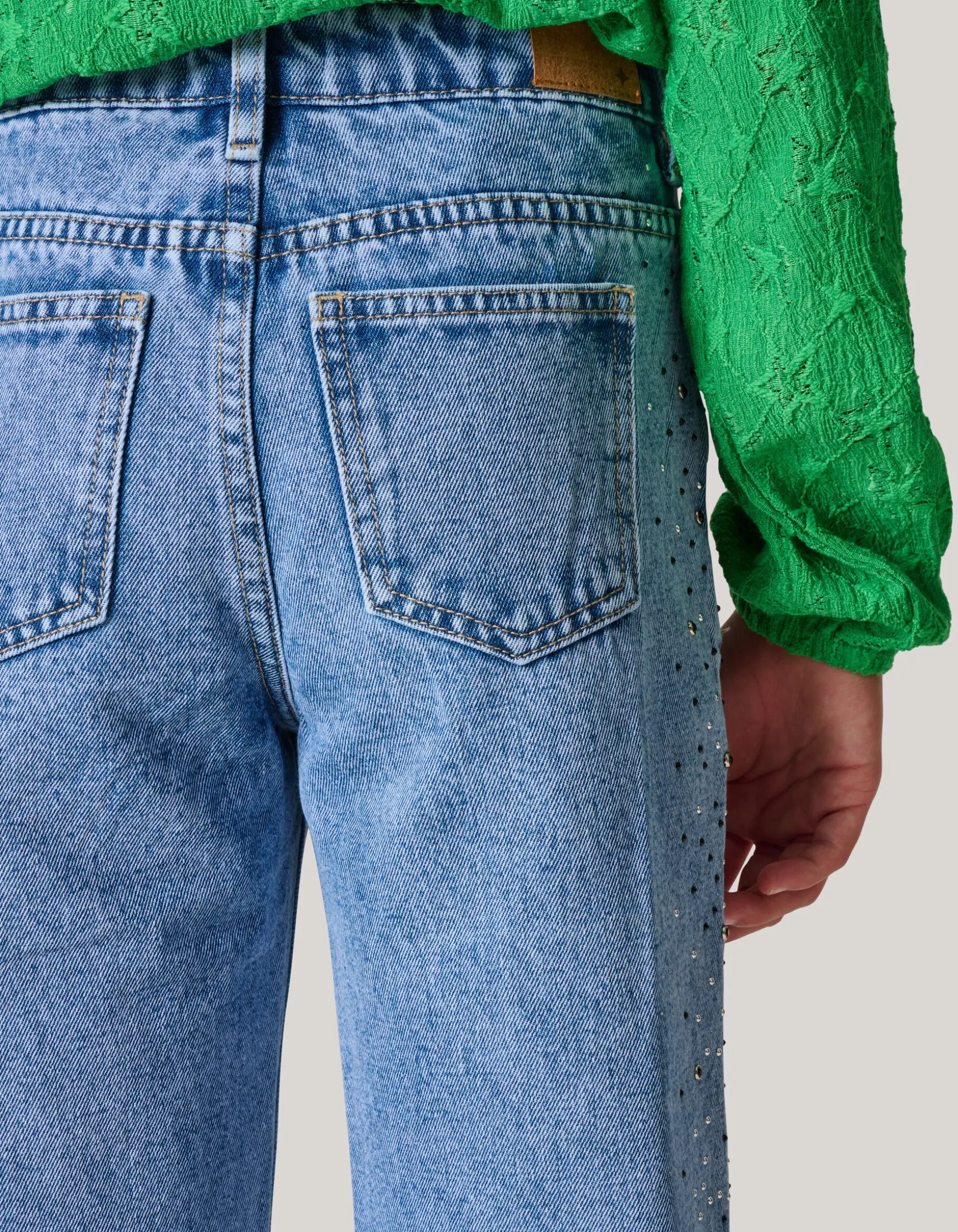 Studs Straight Fit Jeans Blauw