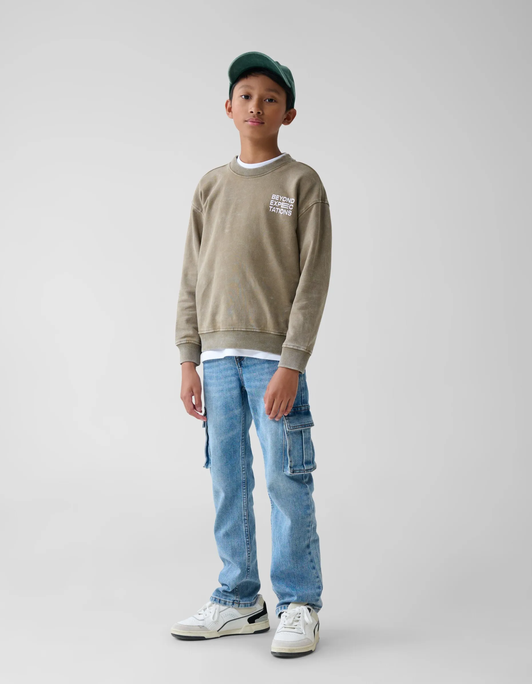 Washed Artwork Sweater Khaki