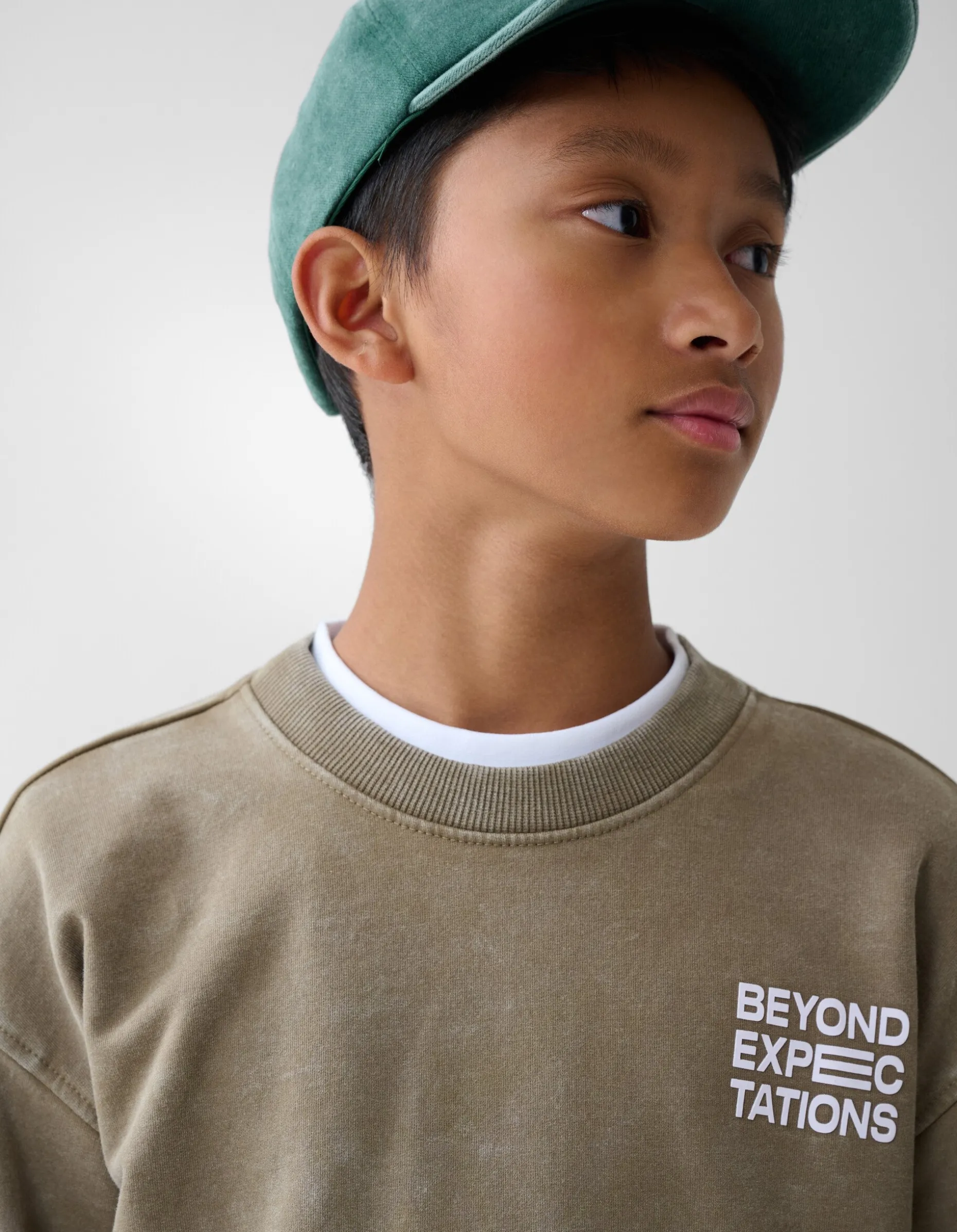 Washed Artwork Sweater Khaki