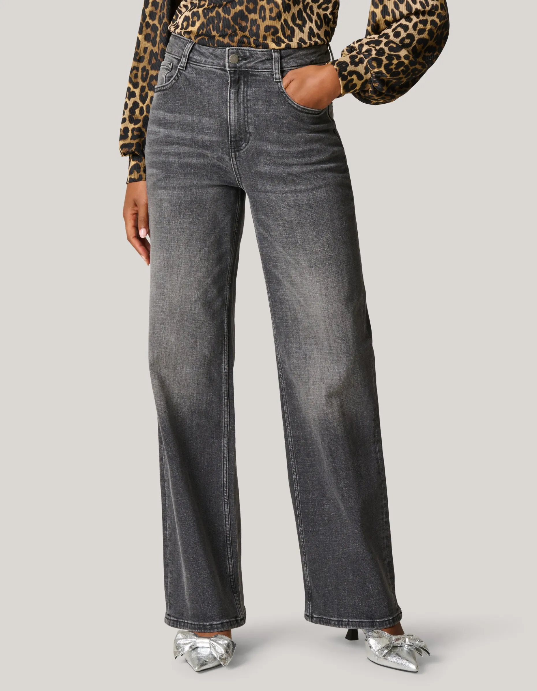 Wide Leg Fit Jeans Donkergrijs